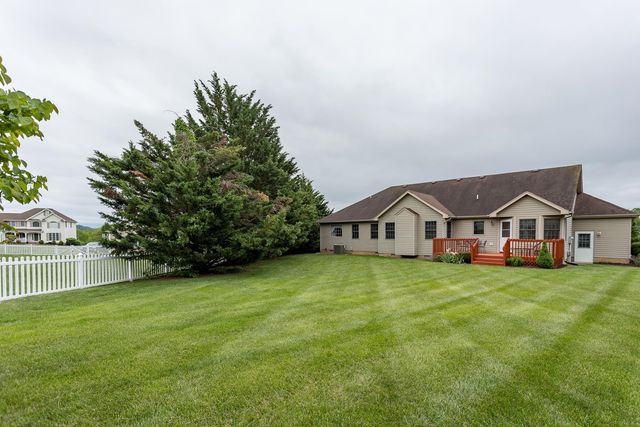 5 HIDDEN VALLEY CT, Fishersville, VA 22939