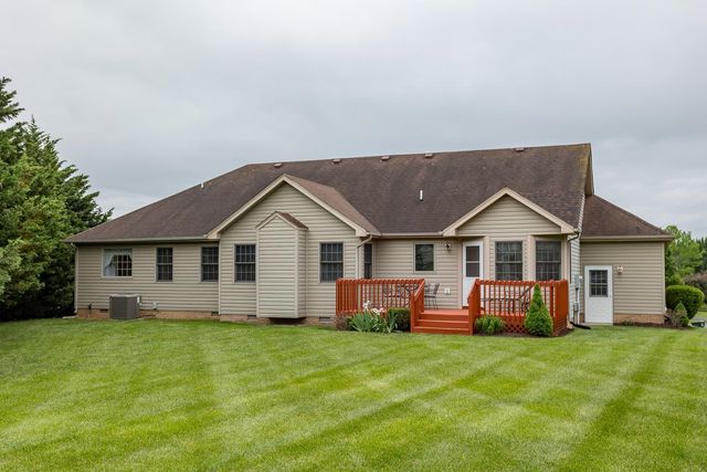 5 HIDDEN VALLEY CT, Fishersville, VA 22939