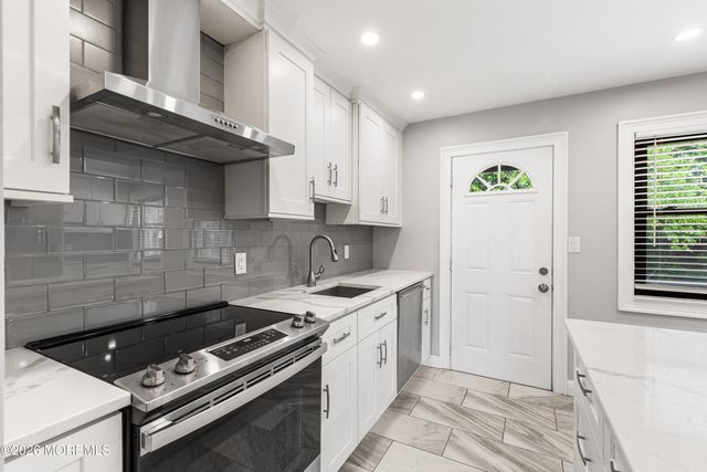 12 Village Green Way, Hazlet, NJ 07730