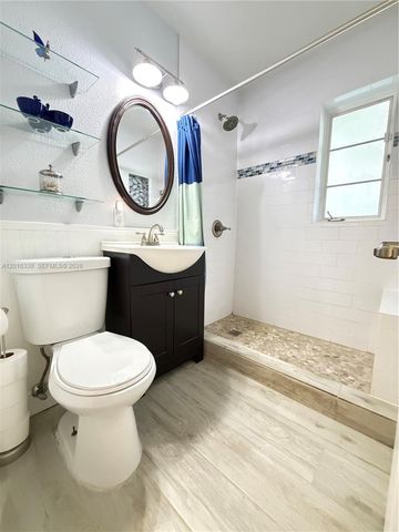 2711 Adams St, Hollywood, FL 33020