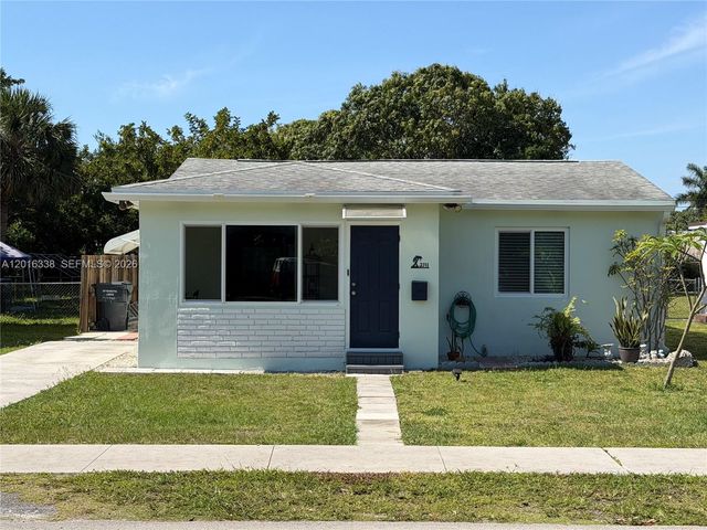 2711 Adams St, Hollywood, FL 33020