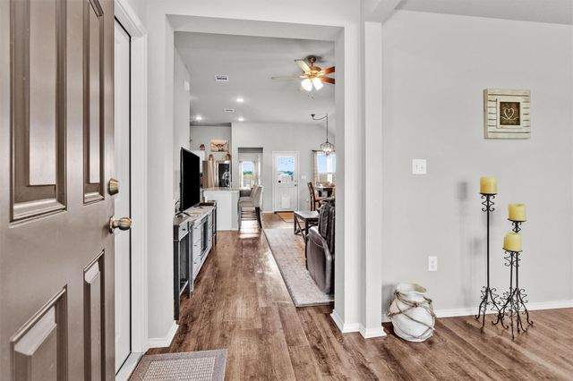 117 Dove Landing Court, Navasota, TX 77868