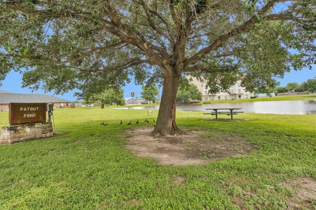 117 Dove Landing Court, Navasota, TX 77868