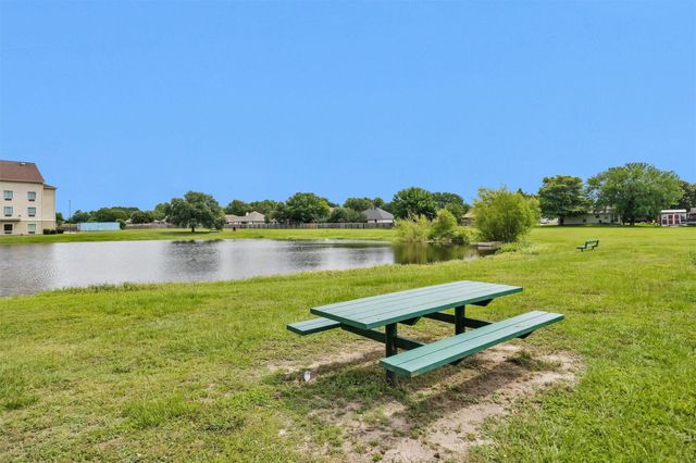 117 Dove Landing Court, Navasota, TX 77868