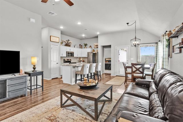 117 Dove Landing Court, Navasota, TX 77868