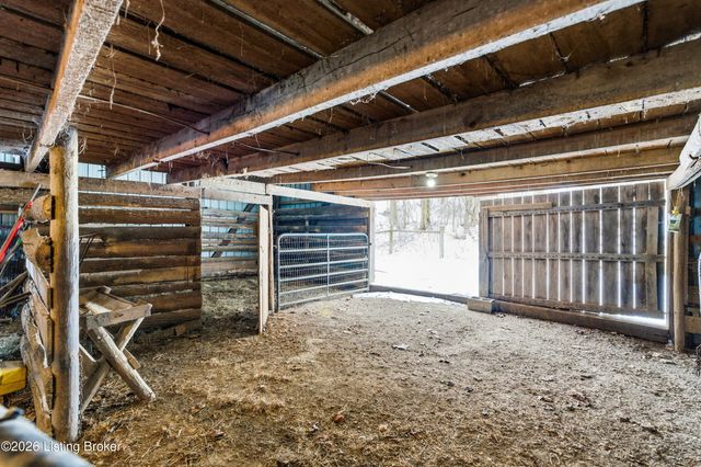 150 Downs Ln, Shepherdsville, KY 40165