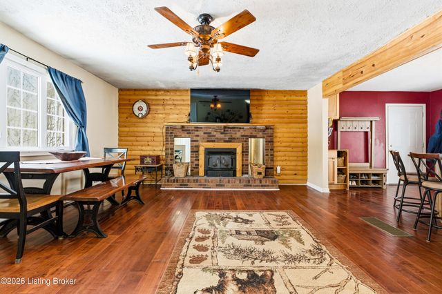 150 Downs Ln, Shepherdsville, KY 40165