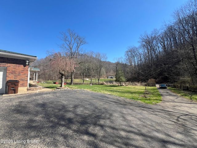 150 Downs Ln, Shepherdsville, KY 40165