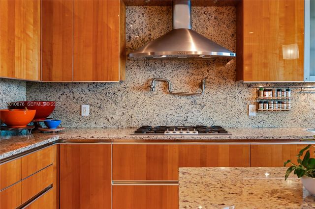 16051 Collins Ave 403, Sunny Isles Beach, FL 33160