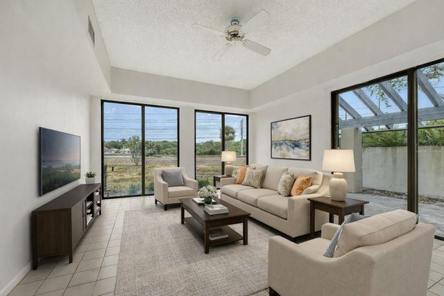 2491 CRISPIN COURT G3, Sarasota, FL 34235