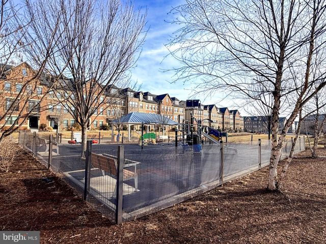 43401 CHARITABLE ST, Ashburn, VA 20148