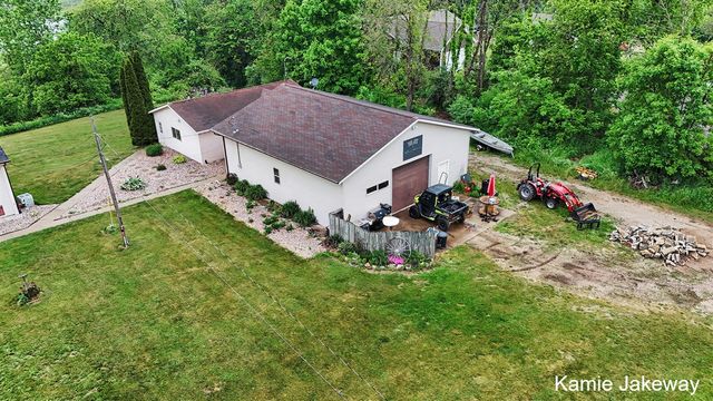 8395 Mcarthur Avenue, Belding, MI 48809