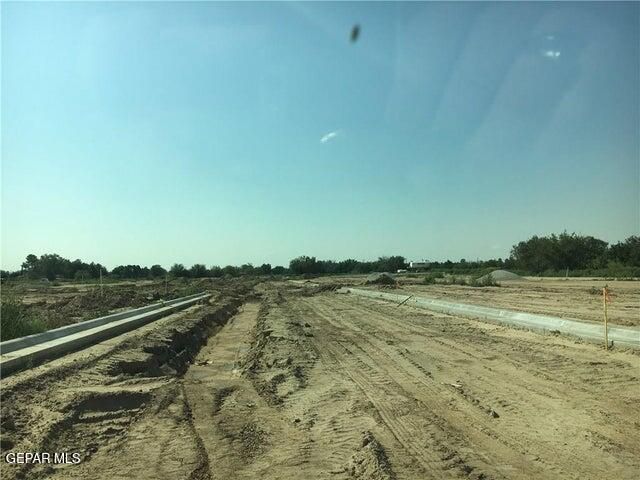 807 TS Daniel Cadena Drive, Socorro, TX 79927