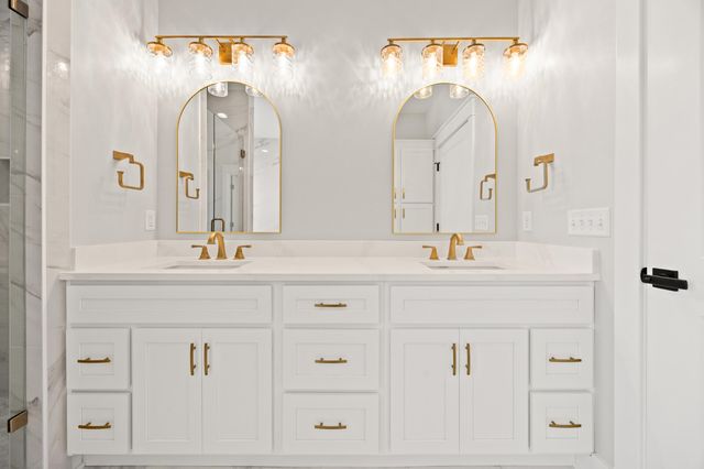 240 Berkley Hall Drive, Berea, KY 40403