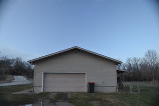 203 Clover Drive, Cassville, MO 65625