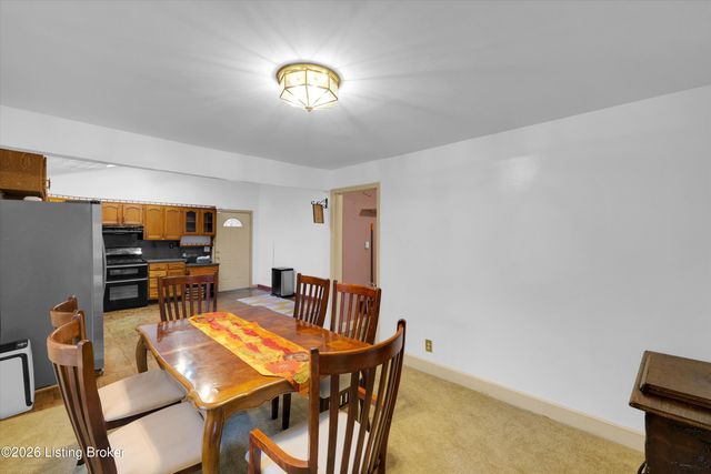 3534 Algonquin Pkwy, Louisville, KY 40211