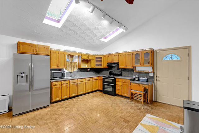 3534 Algonquin Pkwy, Louisville, KY 40211