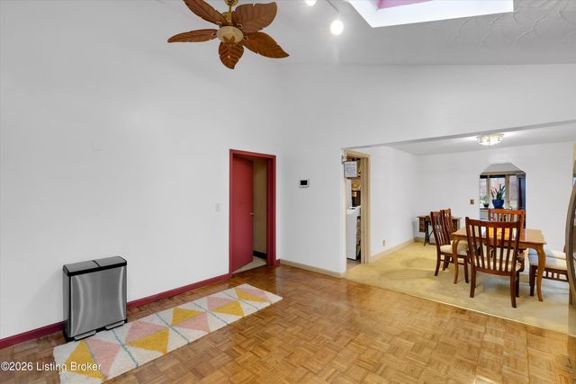 3534 Algonquin Pkwy, Louisville, KY 40211