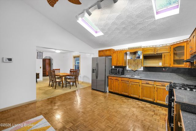 3534 Algonquin Pkwy, Louisville, KY 40211