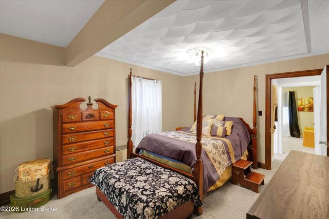 3534 Algonquin Pkwy, Louisville, KY 40211