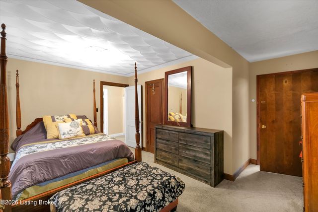 3534 Algonquin Pkwy, Louisville, KY 40211