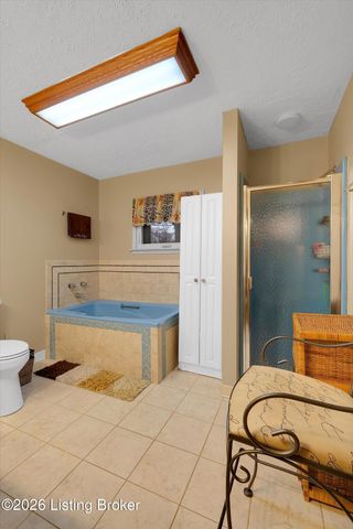 3534 Algonquin Pkwy, Louisville, KY 40211