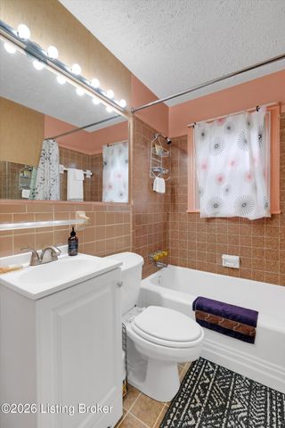 3534 Algonquin Pkwy, Louisville, KY 40211