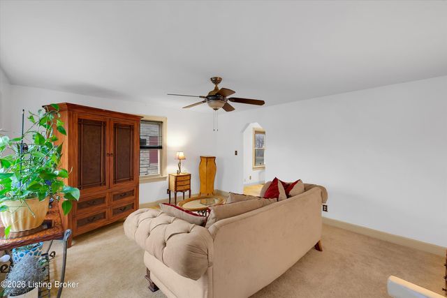 3534 Algonquin Pkwy, Louisville, KY 40211