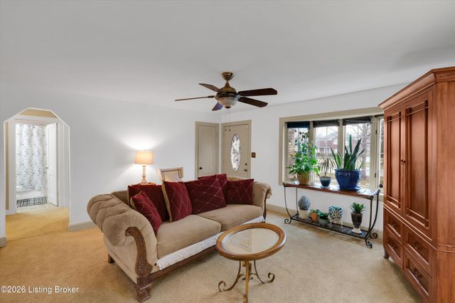 3534 Algonquin Pkwy, Louisville, KY 40211