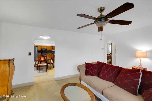 3534 Algonquin Pkwy, Louisville, KY 40211