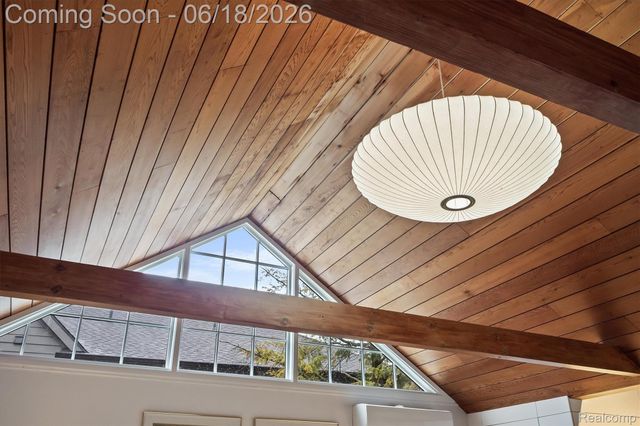 951 Twin Oaks Lane, Birmingham, MI 48009