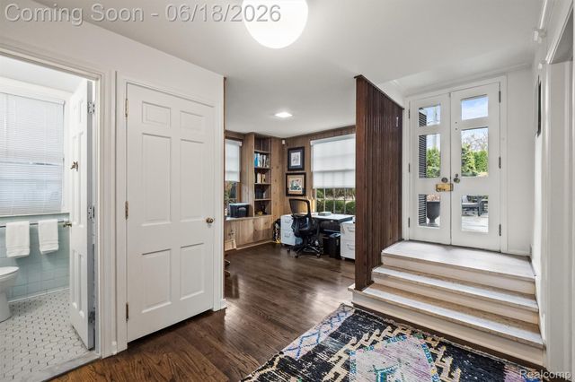 951 Twin Oaks Lane, Birmingham, MI 48009