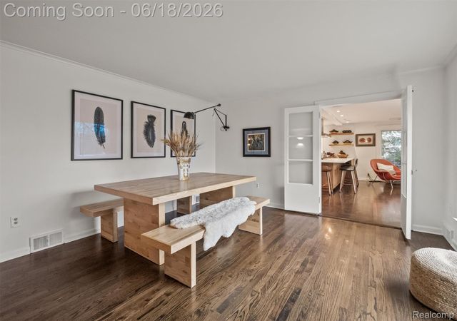 951 Twin Oaks Lane, Birmingham, MI 48009