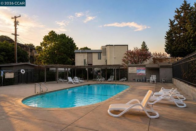 2031 Sierra Rd 5, Concord, CA 94518