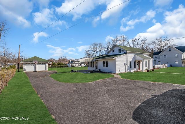 459 W Park Avenue, Oakhurst, NJ 07755