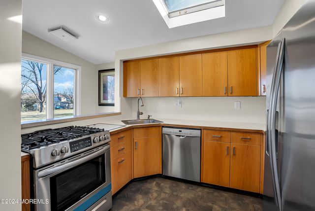 459 W Park Avenue, Oakhurst, NJ 07755