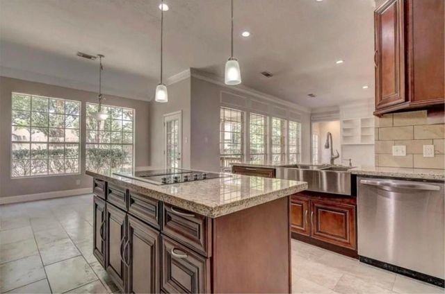 2606 S Strathford Lane, Houston, TX 77345