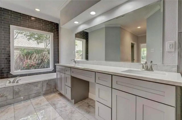 2606 S Strathford Lane, Houston, TX 77345