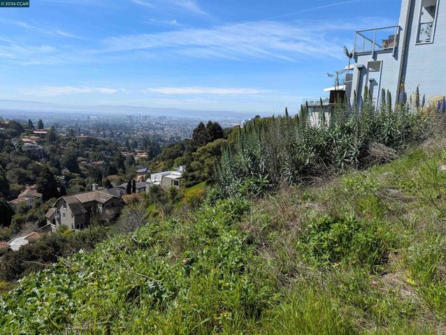 0 Gravat Dr., Oakland, CA 94705