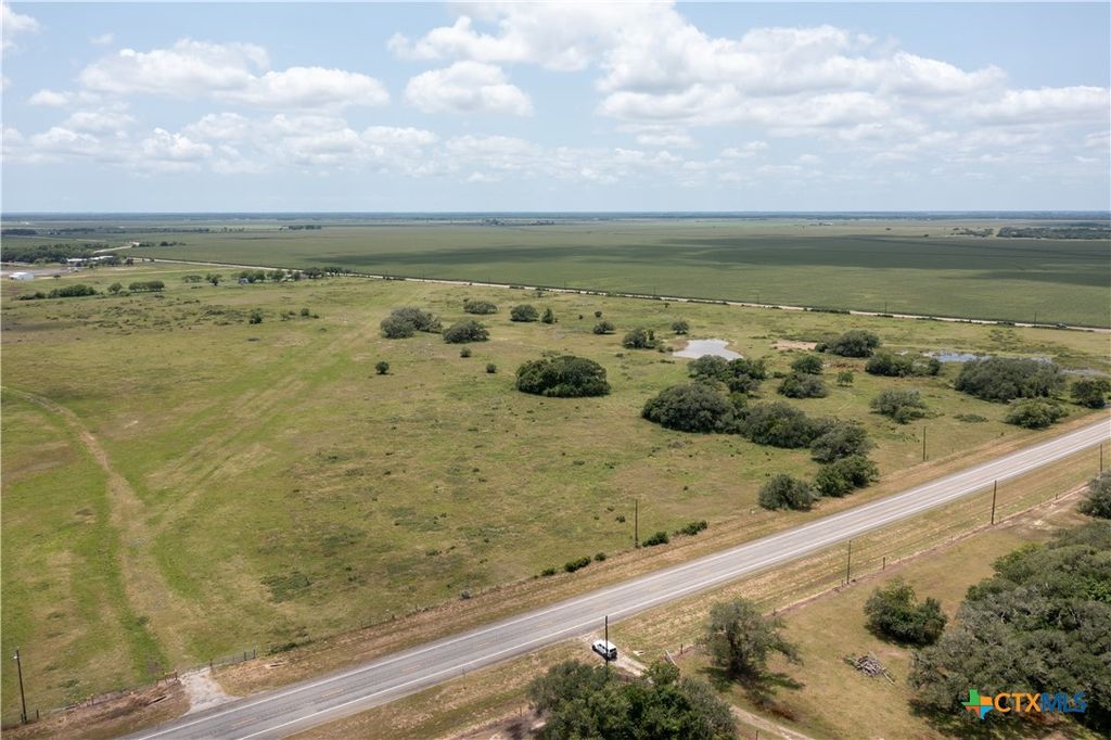 0 Tx-111, Midfield, TX 77414
