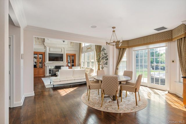 26 Legends Circle, Melville, NY 11747