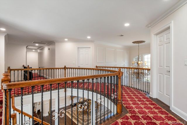 26 Legends Circle, Melville, NY 11747
