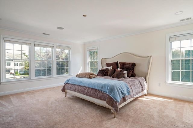 26 Legends Circle, Melville, NY 11747