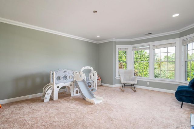 26 Legends Circle, Melville, NY 11747