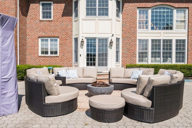 26 Legends Circle, Melville, NY 11747