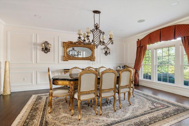 26 Legends Circle, Melville, NY 11747