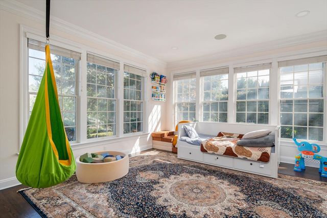 26 Legends Circle, Melville, NY 11747