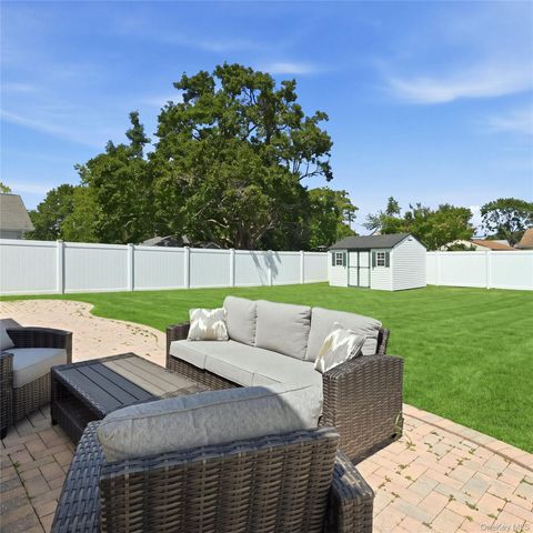 1363 Manatuck Boulevard, Bay Shore, NY 11706