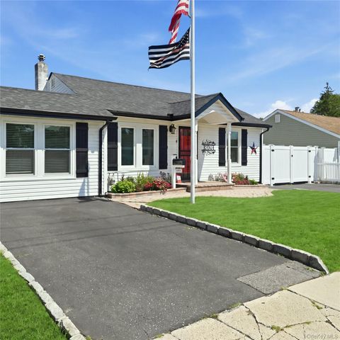 1363 Manatuck Boulevard, Bay Shore, NY 11706