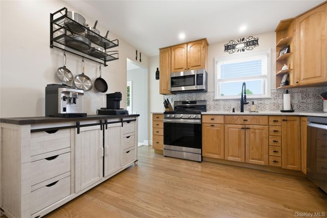 1363 Manatuck Boulevard, Bay Shore, NY 11706